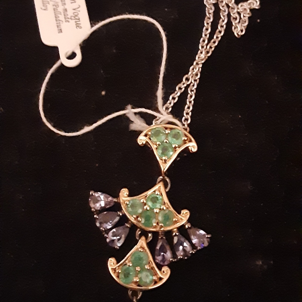 Tanzanite and emerald necklace brand new
